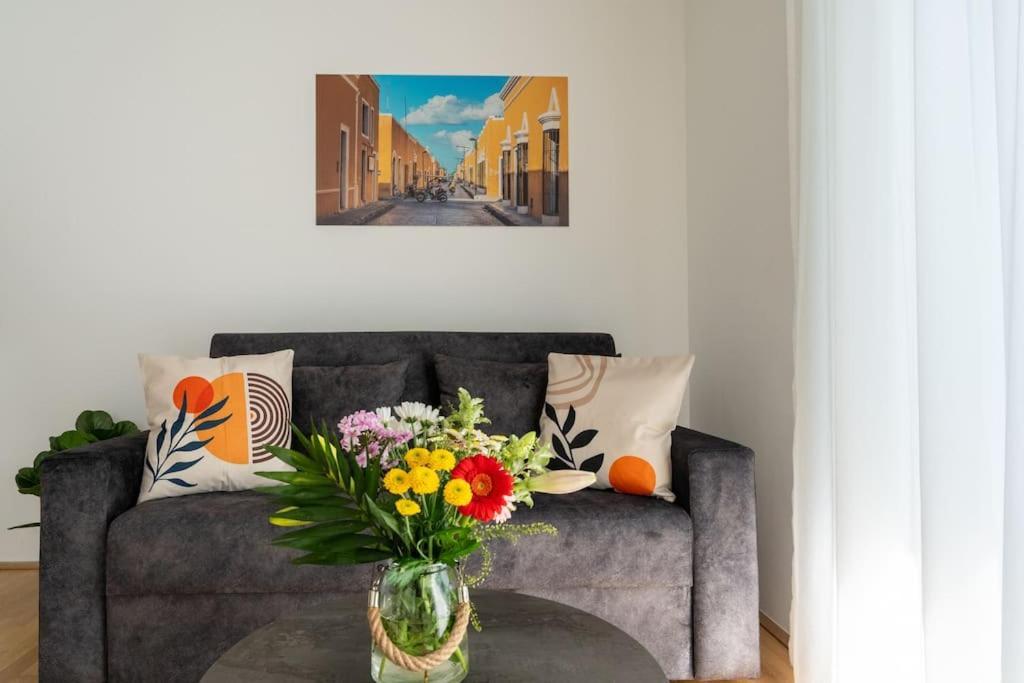 וינה Sunny 1Br Home With Balcony By Hm מראה חיצוני תמונה