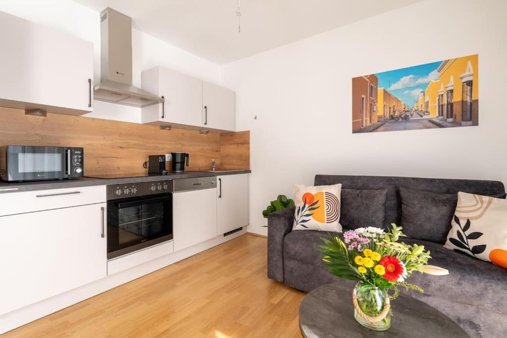 וינה Sunny 1Br Home With Balcony By Hm מראה חיצוני תמונה